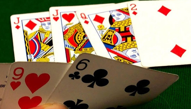 Memahami Berbagai Variasi dalam Permainan Poker